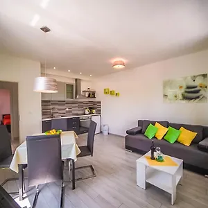 Apartment Carmen Volosko, Opatija